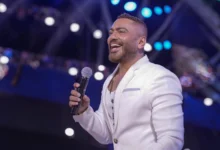 تامر حسني في مرمى النيران: اتهامات بالتمثيلية بعد أحداث حفلة الإسكندرية